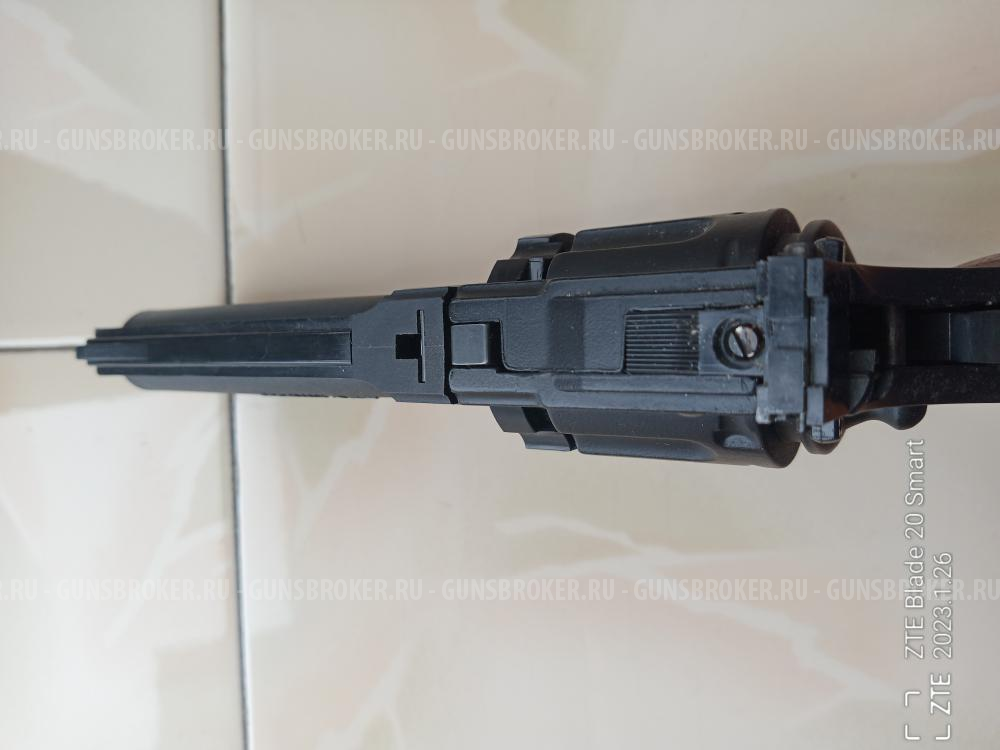 Пневматический револьвер Crosman 357